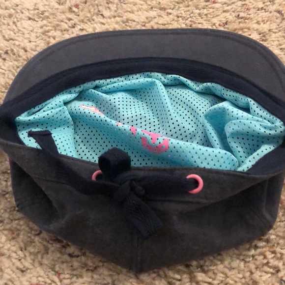 Victoria Secret PINK messenger Hat. - Picture 3 of 4